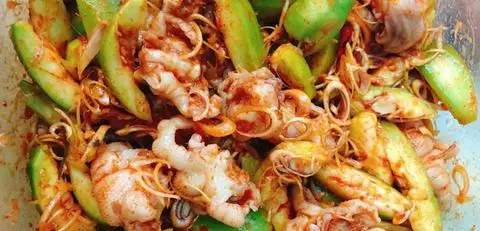 Hình ảnh Ăn Vặt Cậu Vàng - Chân Gà Sả Tắc - Chân Gà Sốt Thái - Tai Heo Sốt Thái - Hoàng Hoa Thám