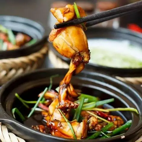Hình ảnh Cháo Ếch Singapore Hi Đạt 469 - Cách Mạng Tháng 8