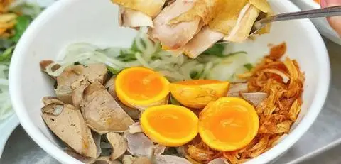 Hình ảnh  Loan Nguyễn - Bánh Ướt Lòng Gà Đà Lạt - Huỳnh Tấn Phát 