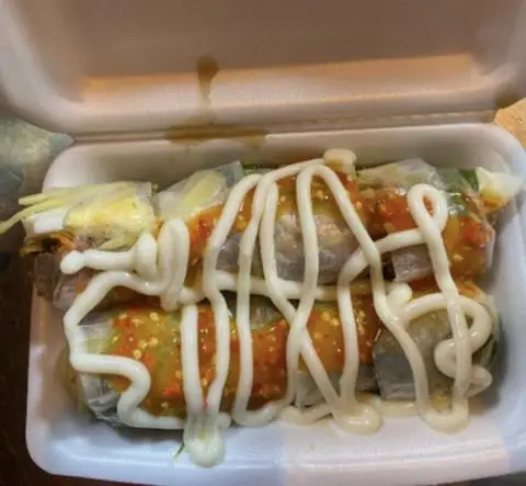 Hình ảnh Cô Hương - Gỏi Khô Bò & Bánh Tráng Trộn - Lê Văn Duyệt