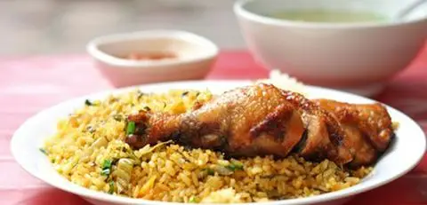 Hình ảnh Quán Cô Ba - Cơm Gà Xối Mỡ - Chung Cư Ngô Gia Tự