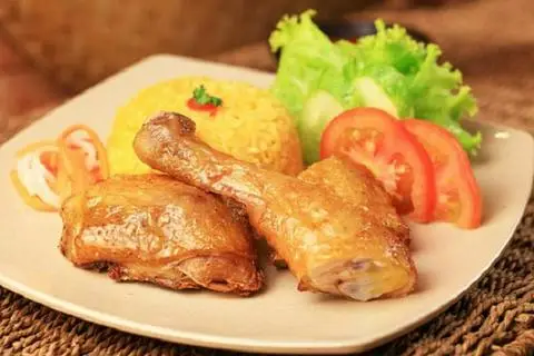 Hình ảnh Cơm Gà Xối Mỡ Triệu Ký - Phạm Văn Chiêu