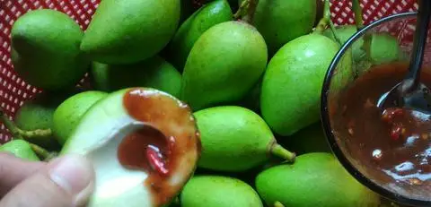 Hình ảnh Xoài Non Mắm Ruốc TH Shop - Bùi Thị Xuân