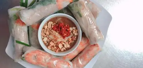 Hình ảnh Cô Chín - Gỏi Cuốn - Nguyễn Thái Bình