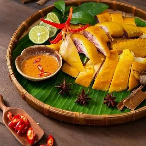 Hình ảnh Gà Ủ Muối & Chân Gà Rút Xương Sốt Thái - TH Food - Đường 26/3