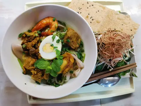 Hình ảnh QUÝ QUẢNG - Tô Ngọc Vân