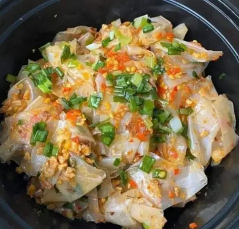 Hình ảnh Bánh tráng Trộn Phơi Sương & Tré Trộn Hữu Nhân - Đỗ Thúc Tịnh