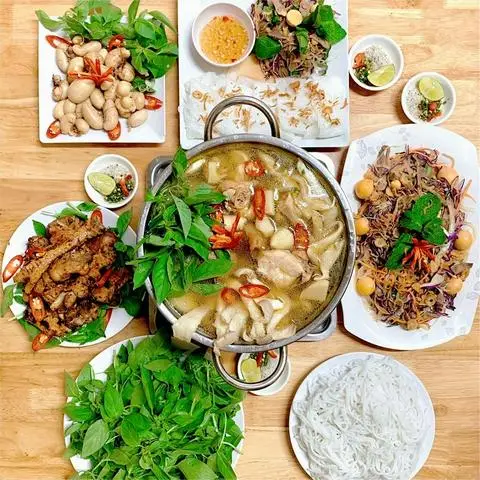 Hình ảnh Gà Vàng - Lẩu Gà Lá É - Vành Đai 