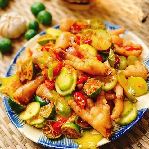 Hình ảnh Bếp Linh Linh - Chân Gà Sốt Thái & Chân Gà Hấp Thảo Mộc - Kim Hoa