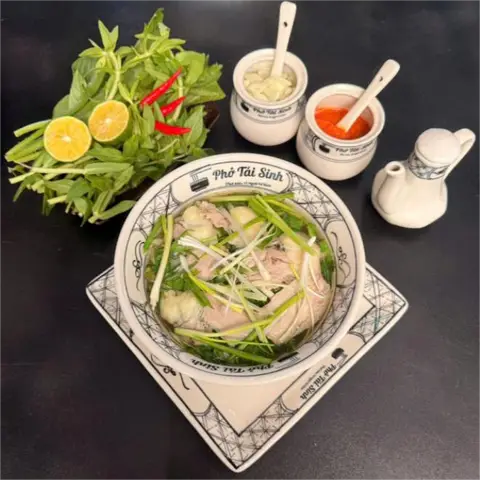 Hình ảnh Phở Tái Sinh - Đường 10