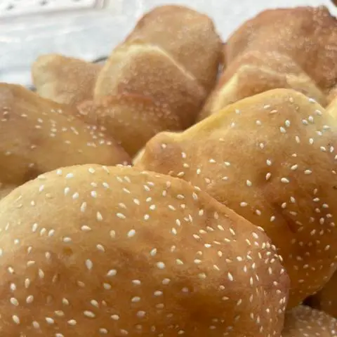 Hình ảnh Bánh Tiêu Anh Minh - Võ Thành Trang 