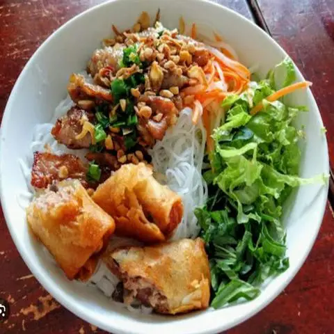 Hình ảnh Hoài Mỹ - Bún Chả Giò - Bùi Tư Toàn