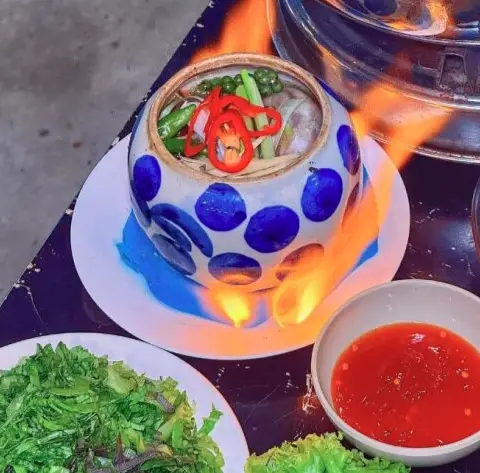 Hình ảnh Lẩu Gà Lá É - Hà Huy Giáp