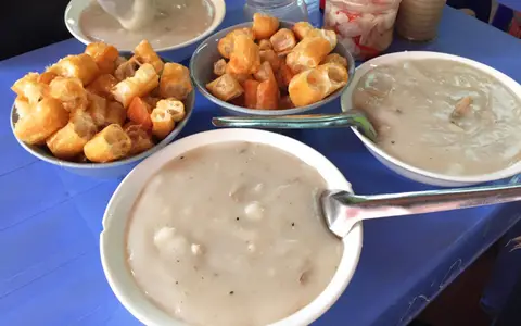 Hình ảnh Cháo Trai Bà Trọng - Khu Tập thể Nghĩa Tân