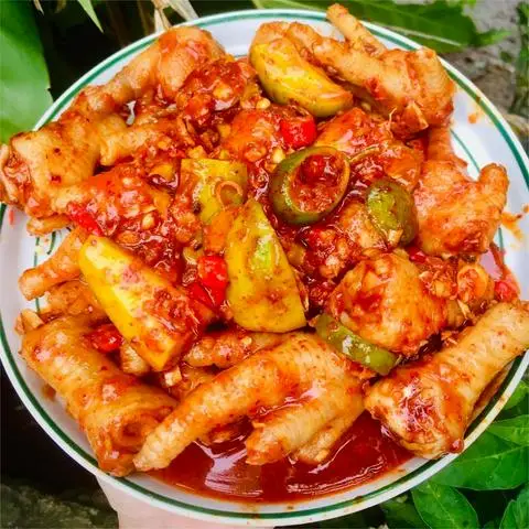 Hình ảnh Chân Gà Sốt Thái Gấu Con - Tô Ngọc Vân