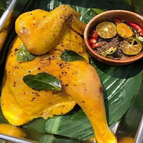 Hình ảnh Gà Ủ Muối Nam Mađam - Lý Chiêu Hoàng