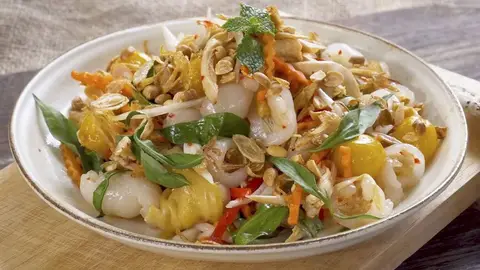 Hình ảnh Bánh Canh Gà Xé Má Năm - Đường 39