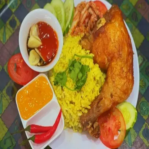 Hình ảnh Cơm Gà Xối Mỡ Hoa Ký - Nguyễn Duy Trinh