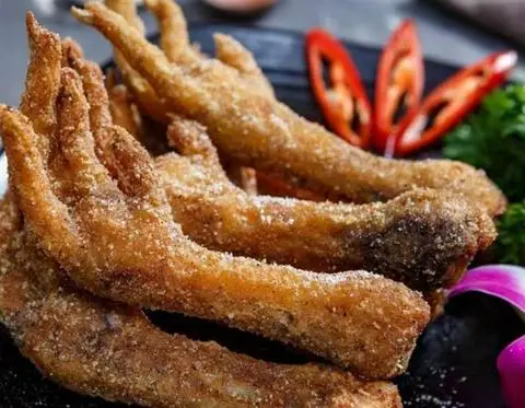Hình ảnh Chân Gà Xóc Muối Ăn Là Ghiền - 138 Tôn Đản