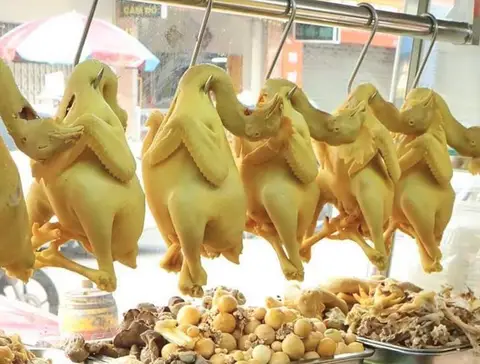 Hình ảnh Cơm Gà Tam Kỳ Tuyết Sương - Ngô Chí Quốc