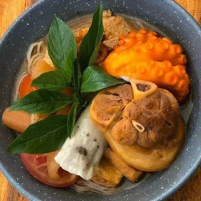 Hình ảnh Phượng 22F - Bún Riêu Và Canh Bún Bạch Tuộc - Nguyễn Thị Tần