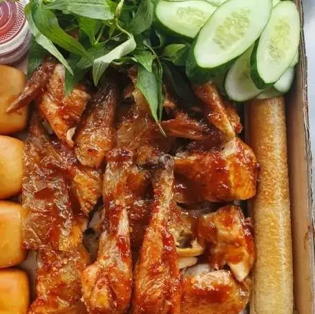 Hình ảnh Gà Nướng Tư Hoàng - Đỗ Xuân Hợp