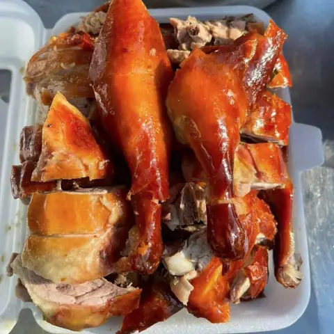 Hình ảnh Vịt Quay Da Giòn - Tô Ngọc Vân