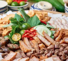 Hình ảnh Bún Đậu Mắm Tôm Đậu Vàng - Nguyễn Văn Quá