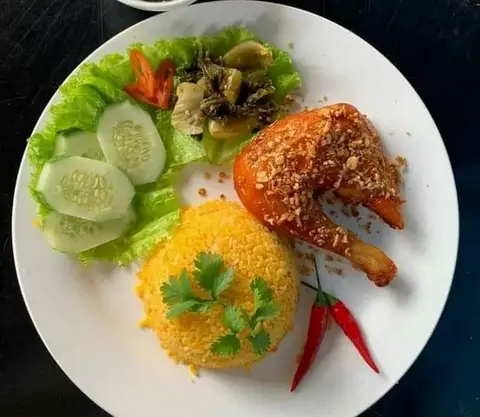 Hình ảnh Huỳnh Ký 76 - Cơm Gà Xối Mỡ - Đường Số 4