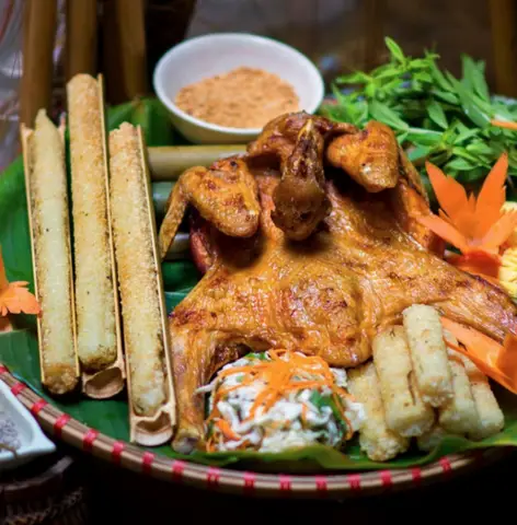Hình ảnh Chị Hai Food - Gà Ta Nướng Cơm Lam - Đường Số 8