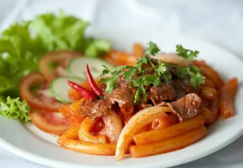 Hình ảnh Bếp Cô Liên - Mì Nui Xào Bò - Cách Mạng Tháng 8