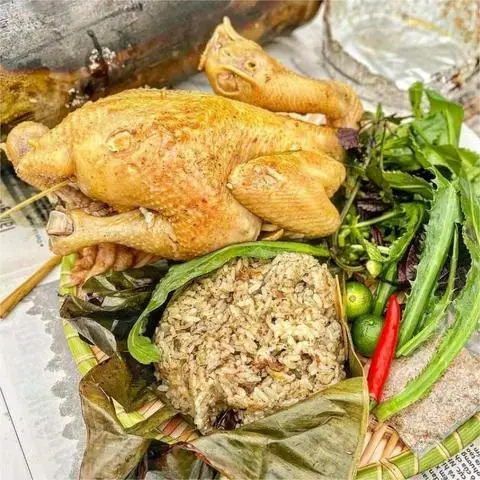 Hình ảnh Gà Thảo Dược Nướng Ống Tre Huy Hoàng - Rạch Bùng Binh