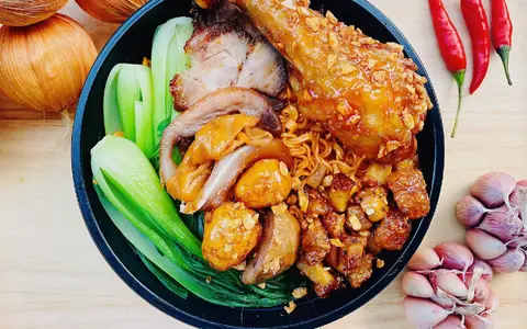Hình ảnh Giòn Giòn - Mì Trộn Tóp Mỡ Mắm Tỏi & Cơm Gà Xối Mỡ - Nguyễn Sỹ Sách