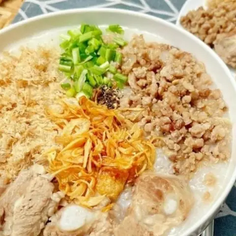 Hình ảnh Cháo Sườn Ba Mẹ Con - Nguyễn Công Hoan