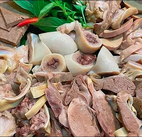 Hình ảnh Cháo Lòng & Má Heo Nướng Muối Ớt - Đường Số 8