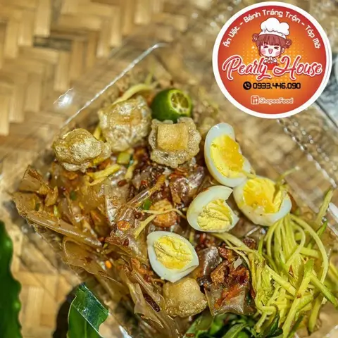 Hình ảnh Pearly House - Bánh Tráng Trộn Tóp Mỡ Khô Bò - Phan Sào Nam