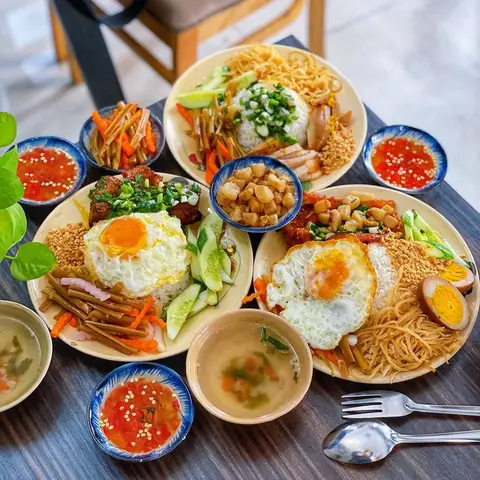Hình ảnh Cô Ba Chề - Cơm Tấm Long Xuyên - Nguyễn Thái Bình