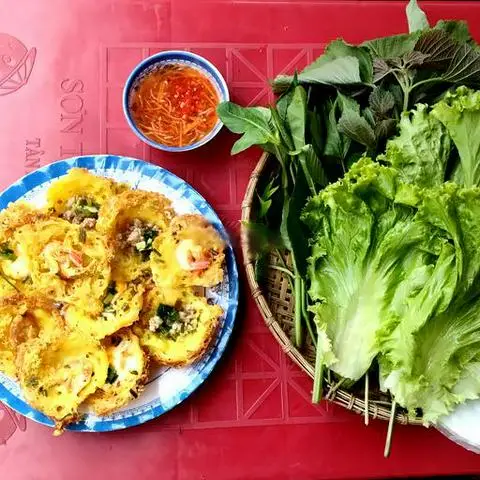 Hình ảnh Bánh Khọt Chiên Giòn Rau Rừng Miền Tây - Xóm Đất