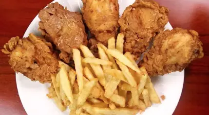 Hình ảnh Lan Nguyễn - Món Ăn Vặt Tuổi Thơ - Lê Đức Thọ