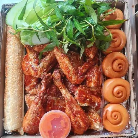 Hình ảnh Tiểu Nhị - Gà Quay & Cơm Lam - Nguyễn Ảnh Thủ