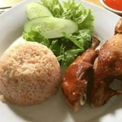 Hình ảnh Phượng 4 - Cơm Gà Xối Mỡ - An Dương Vương