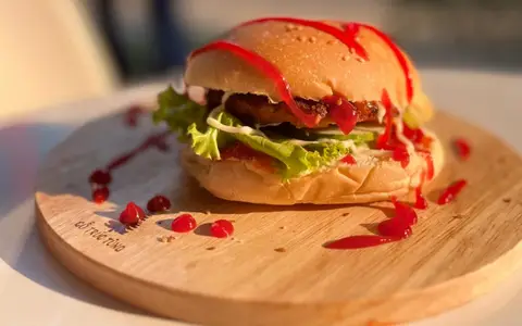 Hình ảnh Hot Dog & Burger 66 - Nguyễn Thị Nhung