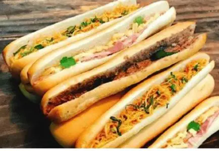 Hình ảnh Bánh Mì Que Cherry - Lương Ngọc Quyến