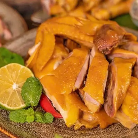 Hình ảnh Gà Ủ Muối V-Food - Lê Quang Đạo