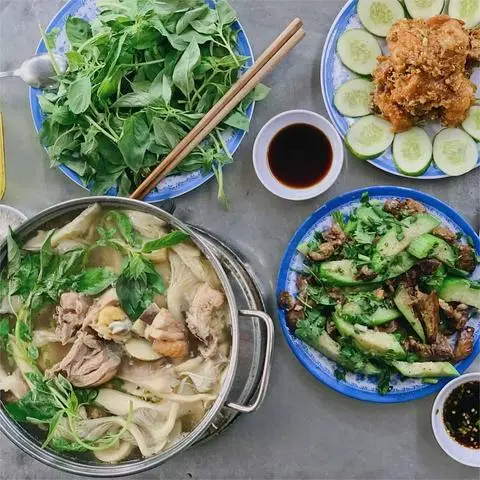 Hình ảnh Tao Ngộ 2 - Lẩu Gà Lá É Phú Yên - Đào Trinh Nhất