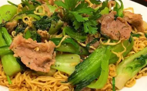 Hình ảnh Mì Xào Bò & Bột Chiên - Đường Số 4