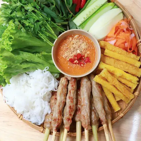 Hình ảnh Bonnie La Yến - Đặc Sản Nem Nướng Nha Trang - Nguyễn Cảnh Chân
