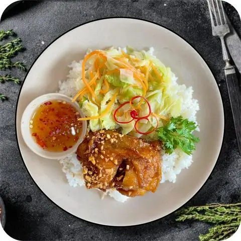 Hình ảnh Cơm Gà Xối Mỡ Trúc Bà Điểm - Phan Văn Hớn