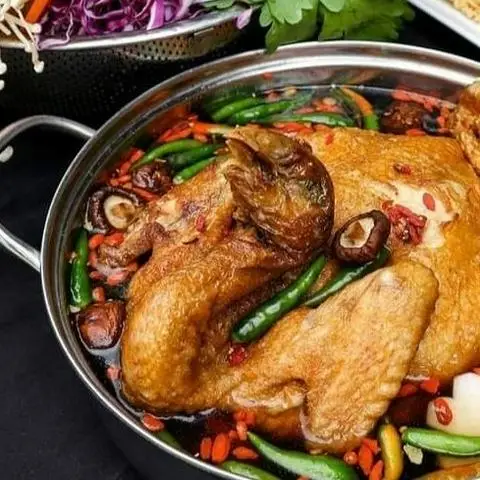Hình ảnh Lẩu Gà Ớt Hiểm Chú Mập - Hòa Bình
