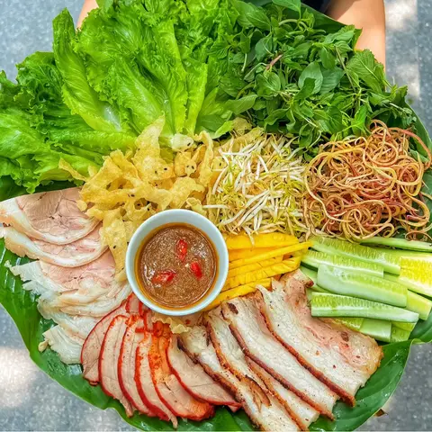 Hình ảnh Nhà Bon - Bánh Tráng Cuốn Thịt Heo - Hồ Tùng Mậu